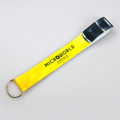 Lanyard kurz recycled auf grauem Hintergrund