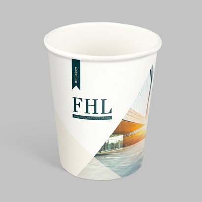 einwandige Standard Getränkebecher auf grauem Hintergrund