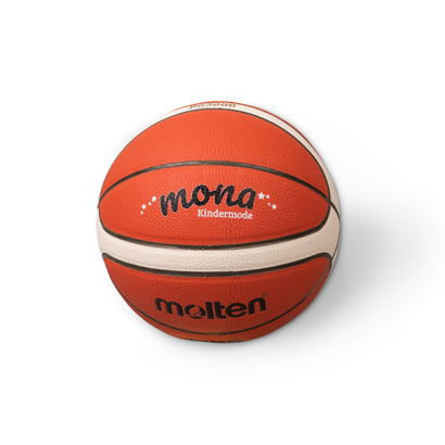 Basketball auf weißem Hintergrund