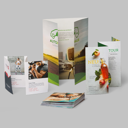 bedruckte Falzflyer in unterschiedlichen Formaten