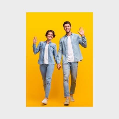 Druckdatei mit zwei Menschen, die winken und Händchen halten als Motiv und in der richtigen Grösse