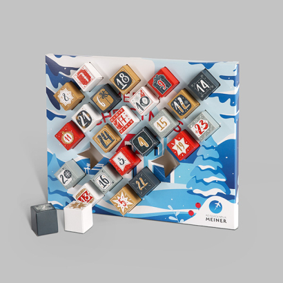 Adventskalender mit Faltschachteln auf grauem Hintergrund