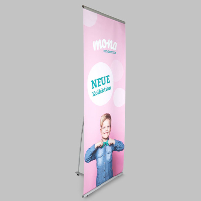 L-Banner Komplettsystem auf grauem Hintergrund