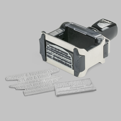 Textplatten auf grauem Hintergrund