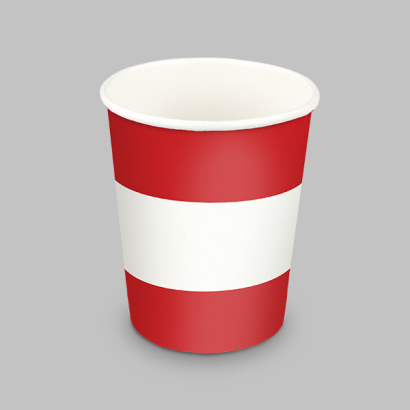 Standard Getränkebecher auf grauem Hintergrund