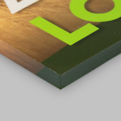 Acrylschild auf grauem Hintergrund