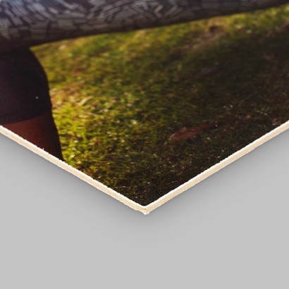 Presspappe auf grauem Hintergrund