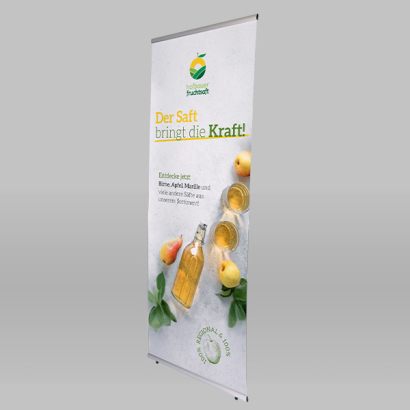 Individuell gestalteter L-Banner vor grauem Hintergrund