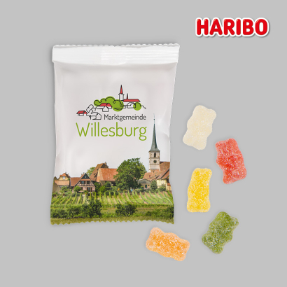 Individuell gestaltete Fruchtgummi Verpackung vor grauem Hintergrund