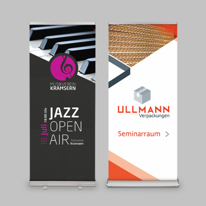 RollUps 85x200 vor grauer Leinwand