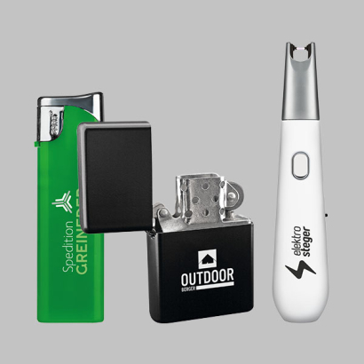 Diverse Feuerzeuge der Marke ZORR