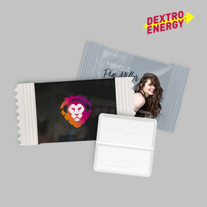 Individuell bedruckte Traubenzucker Verpackungen vor grauem Hintergrund