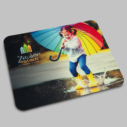 Mousepad auf grauem Hintergrund