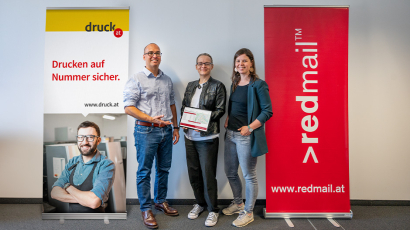 v.l.n.r.: Dr. Christian Watzl | Prokurist &amp; Leiter Marketing und Verkauf &gt;redmail, Mag. Eva Perthen | Head of Marketing druck.at und Mag. Evelyn Urschik | PR &amp; Marketing &gt;redmail