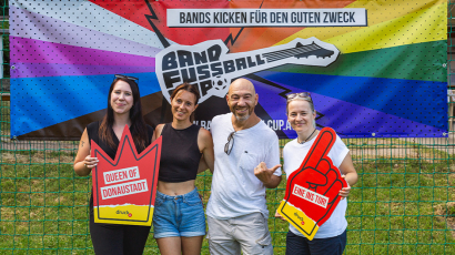 v.l.n.r.: Michelle Heindl | Senior Marketing Managerin druck.at, Irena Blagojevic &amp; Roman Gregory | Veranstalter:in Band Fußball Cup, Eva Perthen | Head of Marketing druck.at