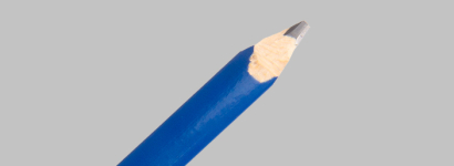 bedruckbarer Druckkugelschreiber auf grauem Hintergrund