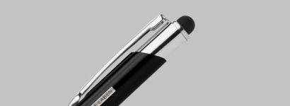 bedruckbarer Druckkugelschreiber auf grauem Hintergrund