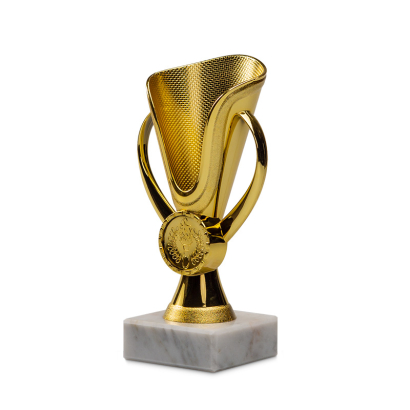 Pokal mit Satteldetail