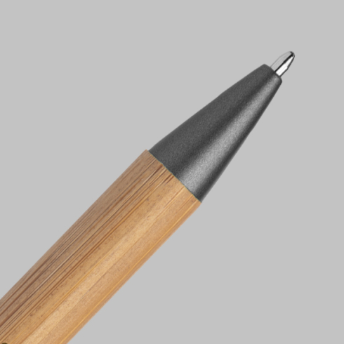 bedruckbarer Druckkugelschreiber aus umweltfreundlichem Material auf grauem Hintergrund