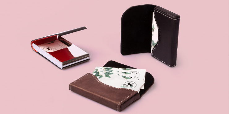 Verschiedene Visitenkartenetuis im Format 94 x 58 mm 