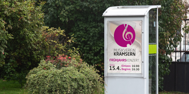 bedruckte Plakate mit UV-Lack