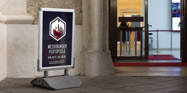 bedruckte Plakate mit UV-Lack