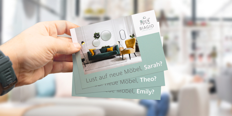 Jemand hält personalisierte 
