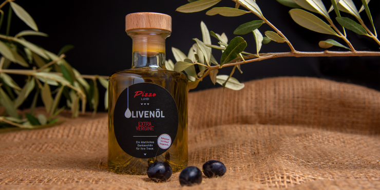 Olivenöl mit bedrucktem Etikett