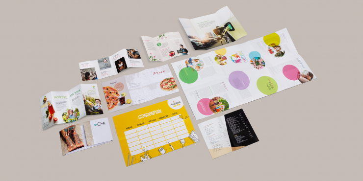 verschiedene bedruckte Folder