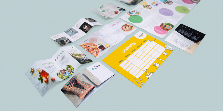 verschiedene bedruckte Folder