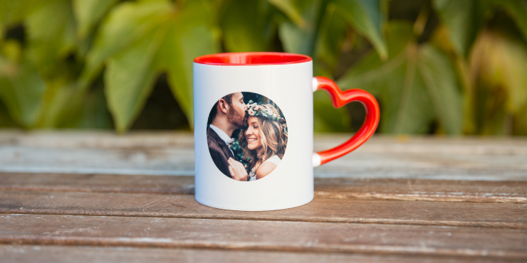 bedruckte Tasse mit Herzhenkel
