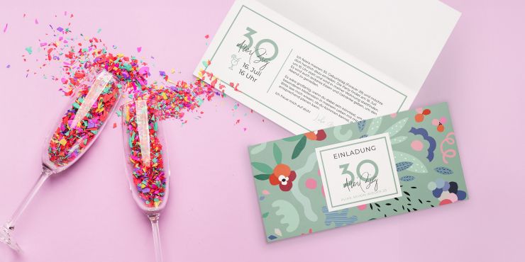 Geburtstagseinladung mit rosa Hintergrund
