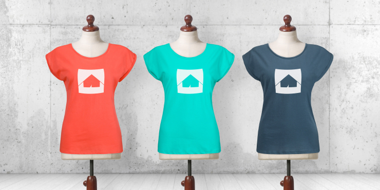 Drei Kleiderpuppen mit kurzarm T-Shirts von SOL'S® individuellem Druck und in drei verschiedenen Farben