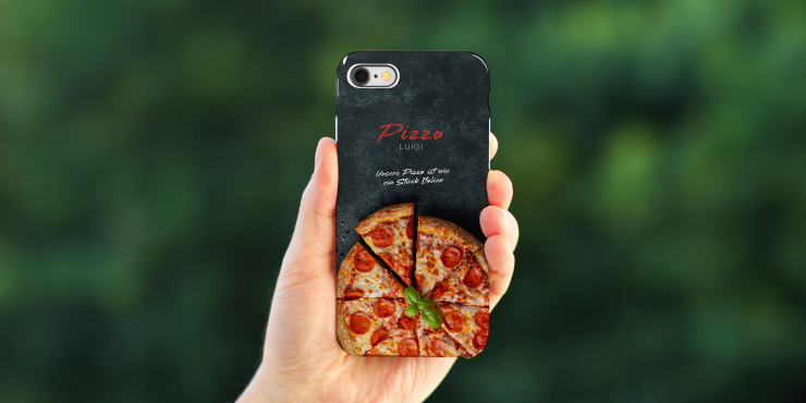 Bedruckte iPhone Handyhülle mit dem Logo einer Pizzeria