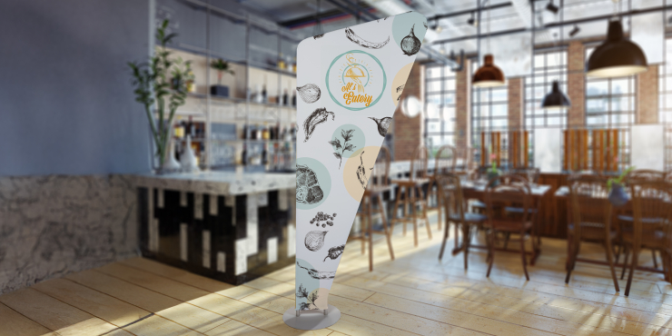 Zipper Display Triangle steht in einem Restaurant