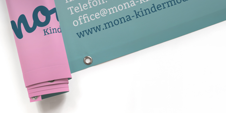 Eingerollter Blockout Banner mit beidseitigem Druck