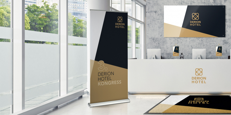 rollup Display individuell bedruckt in Hotel